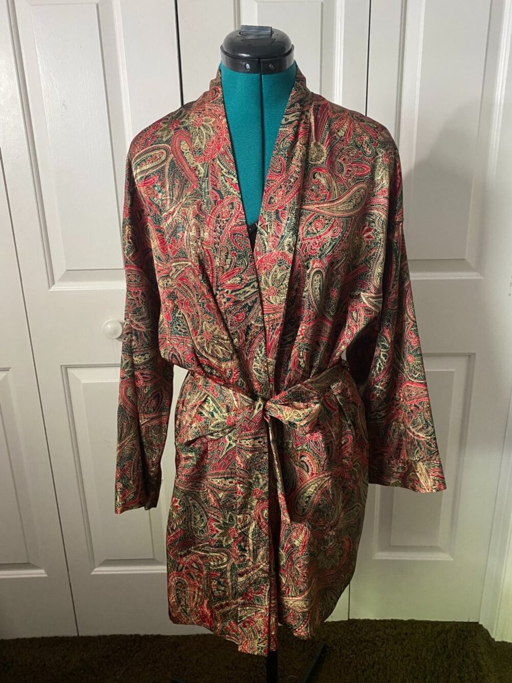 Vintage Late 90's Victoria's Secret Paisley Satin Robe